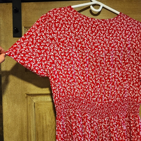 Suzy Shier Red Floral Dress - Picture 4 of 5